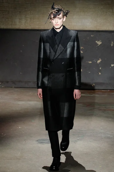 Look 9